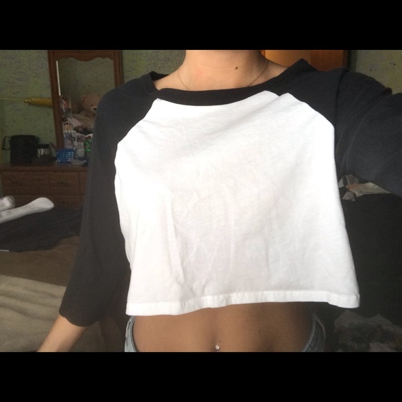 Forever21 black & white baseball tee - Picture 2 of 2